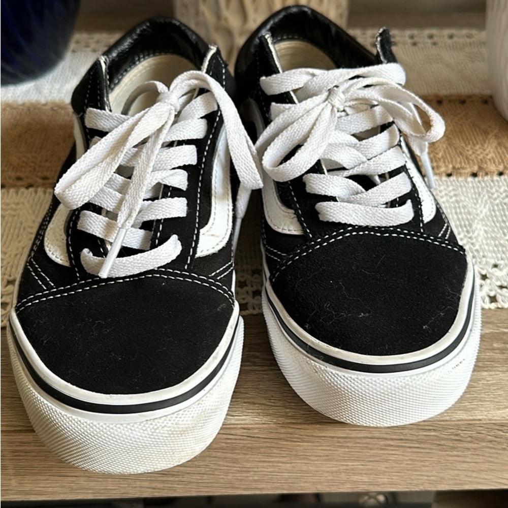 Kids vans black n white size 3.5 big kids - Picture 3 of 7